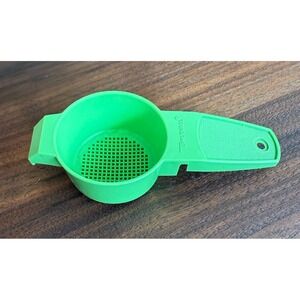 Tupperware Mini Sifter Gadget Loose Tea Strainer Green Vintage‎